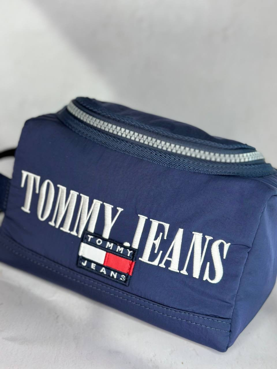 Tommy Hilfiger hand bag