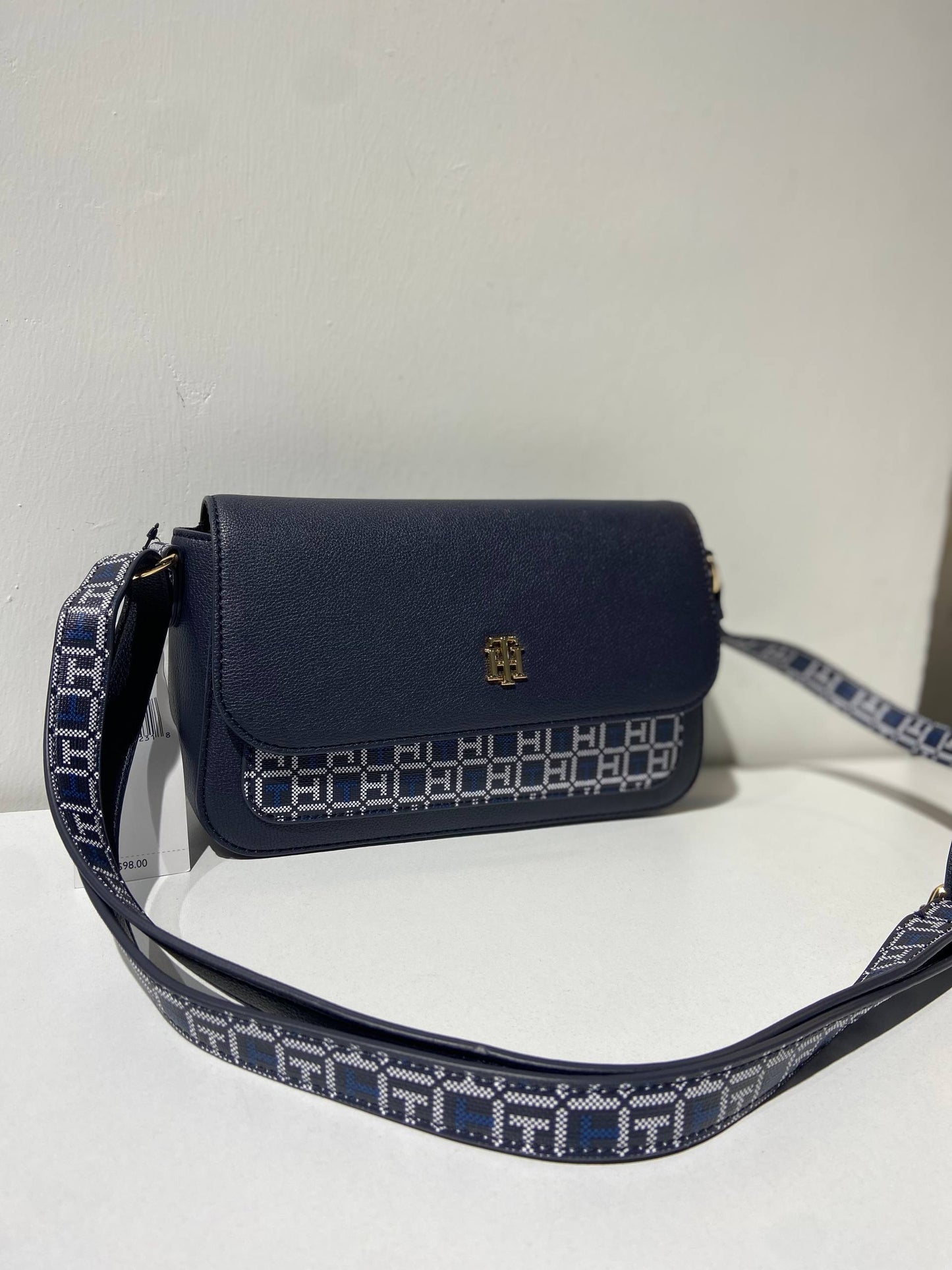 Tommy Hilfiger bag