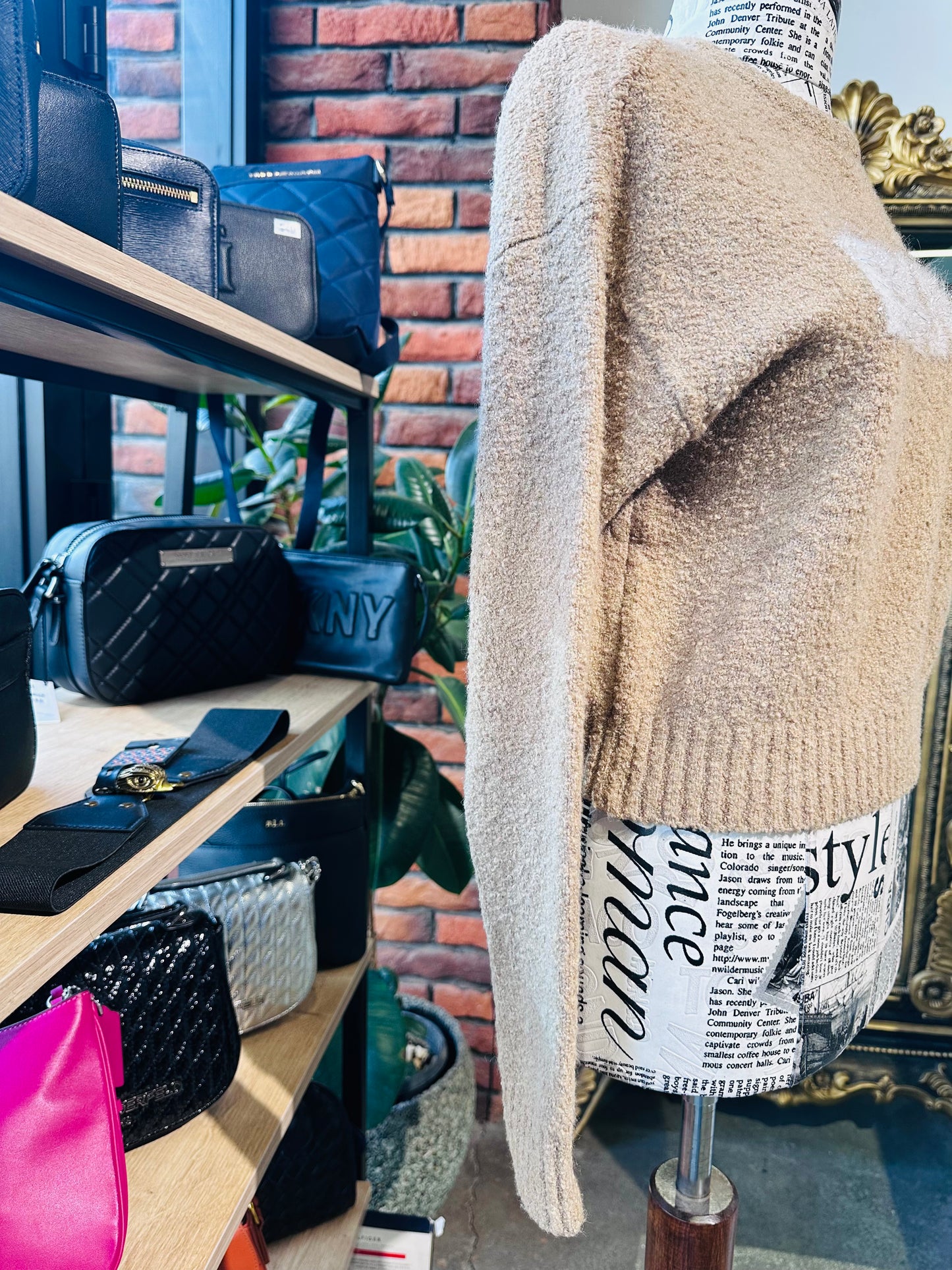 Dkny sweater size small