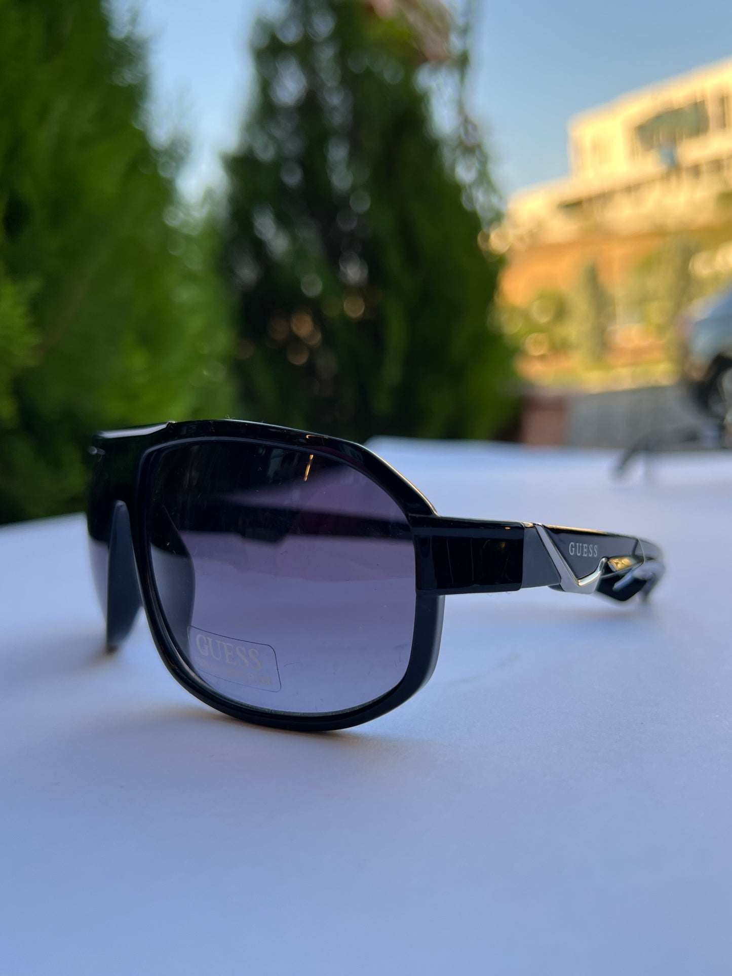 Guess sunglass