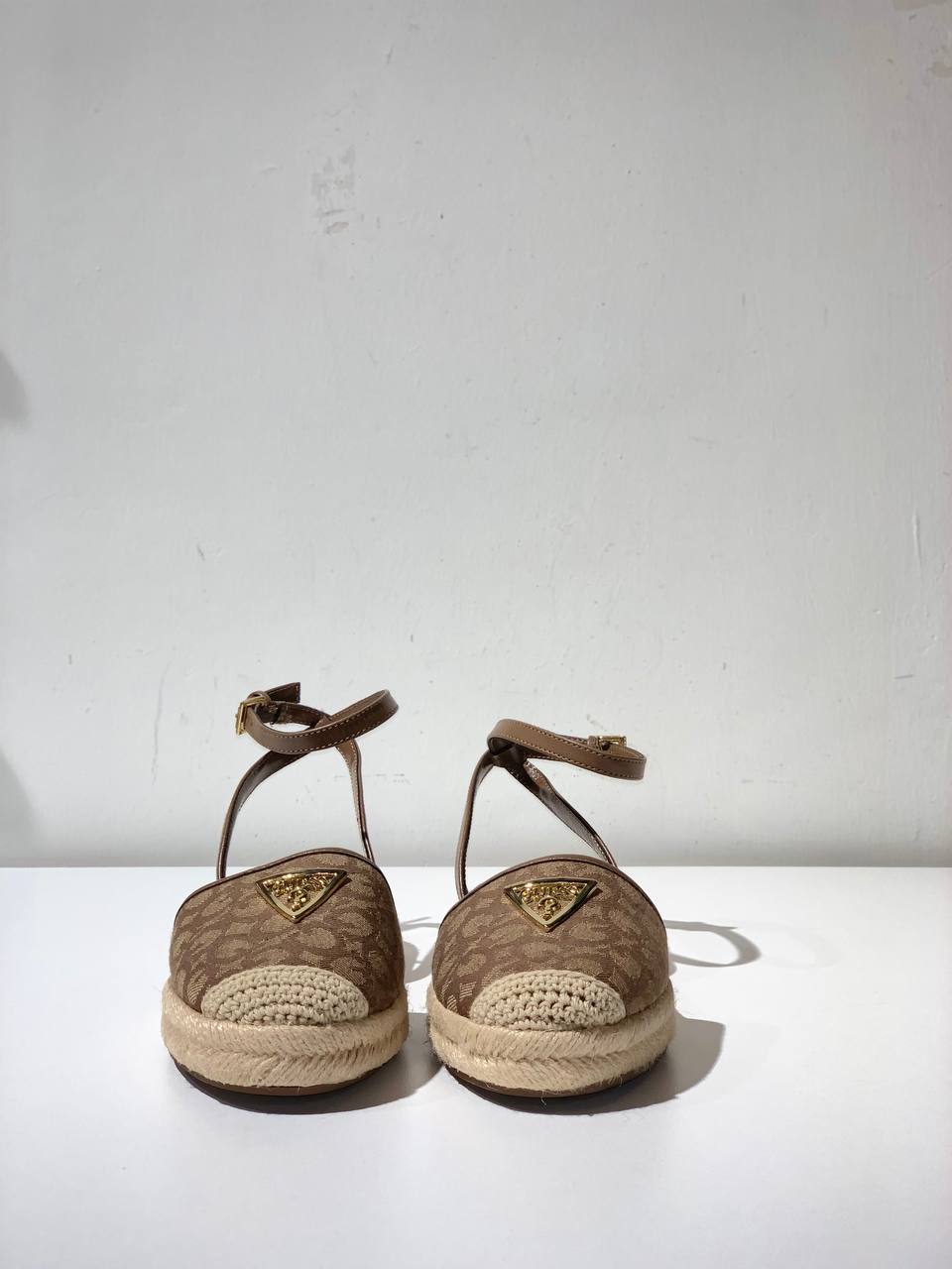 Guess sandal size 8