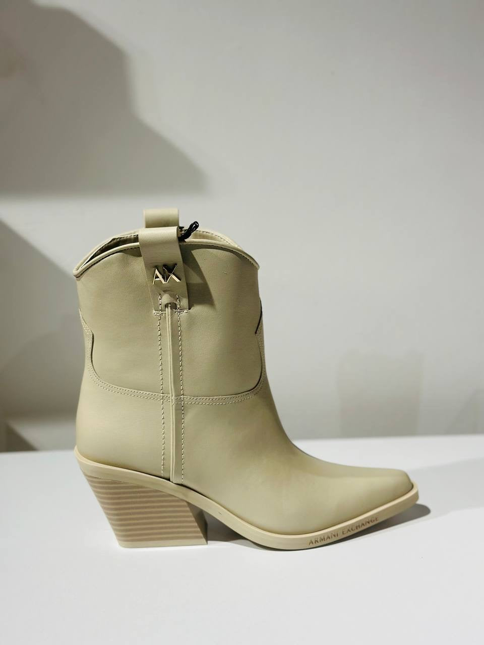 Armani exchange boots size 39