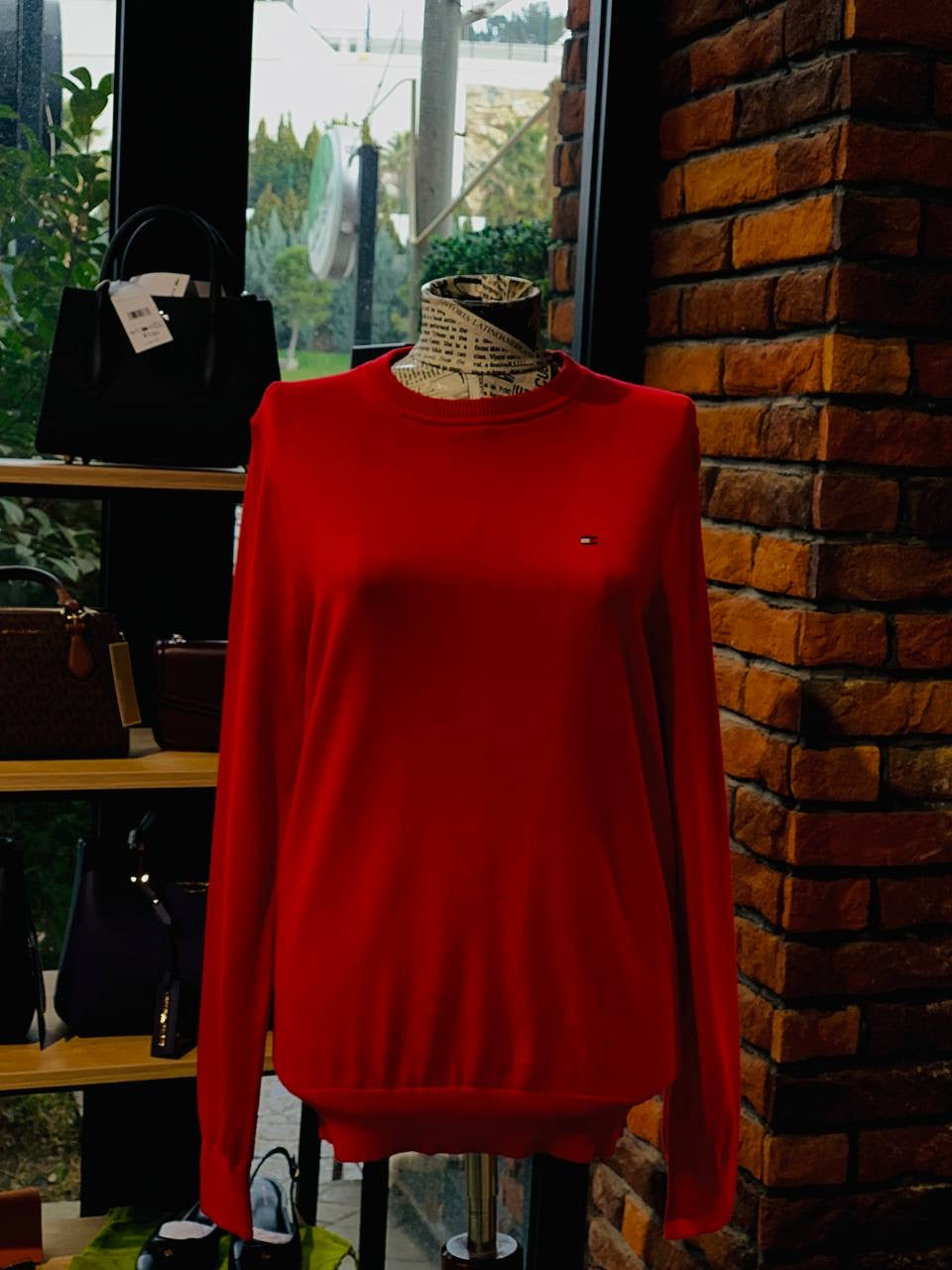 Tommy Hilfiger sweater size small