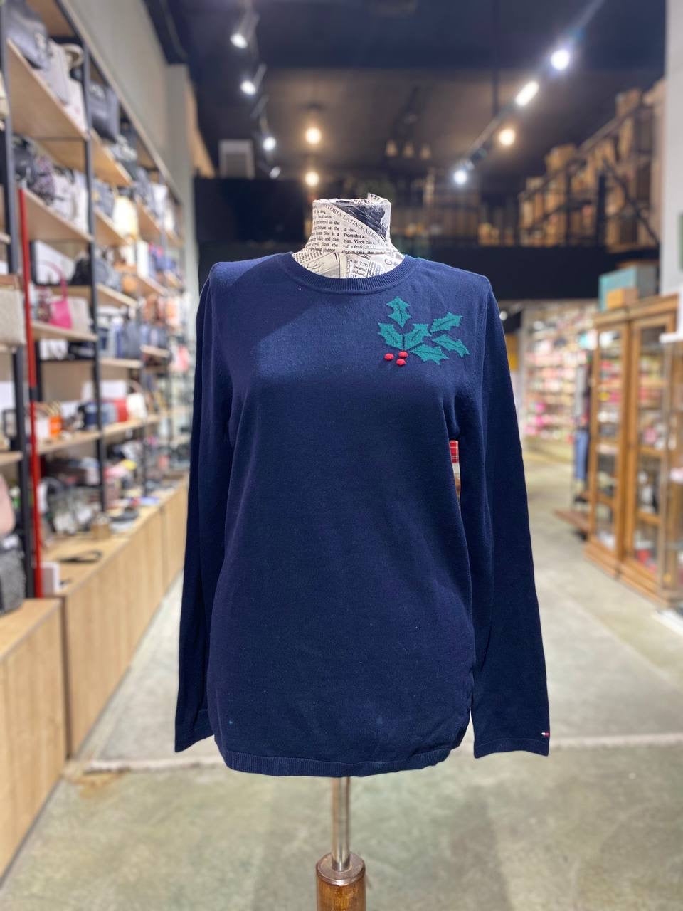 Tommy Hilfiger sweater size medium