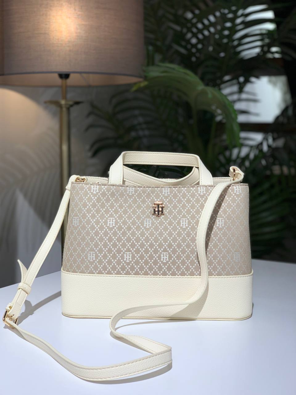 Tommy Hilfiger bag