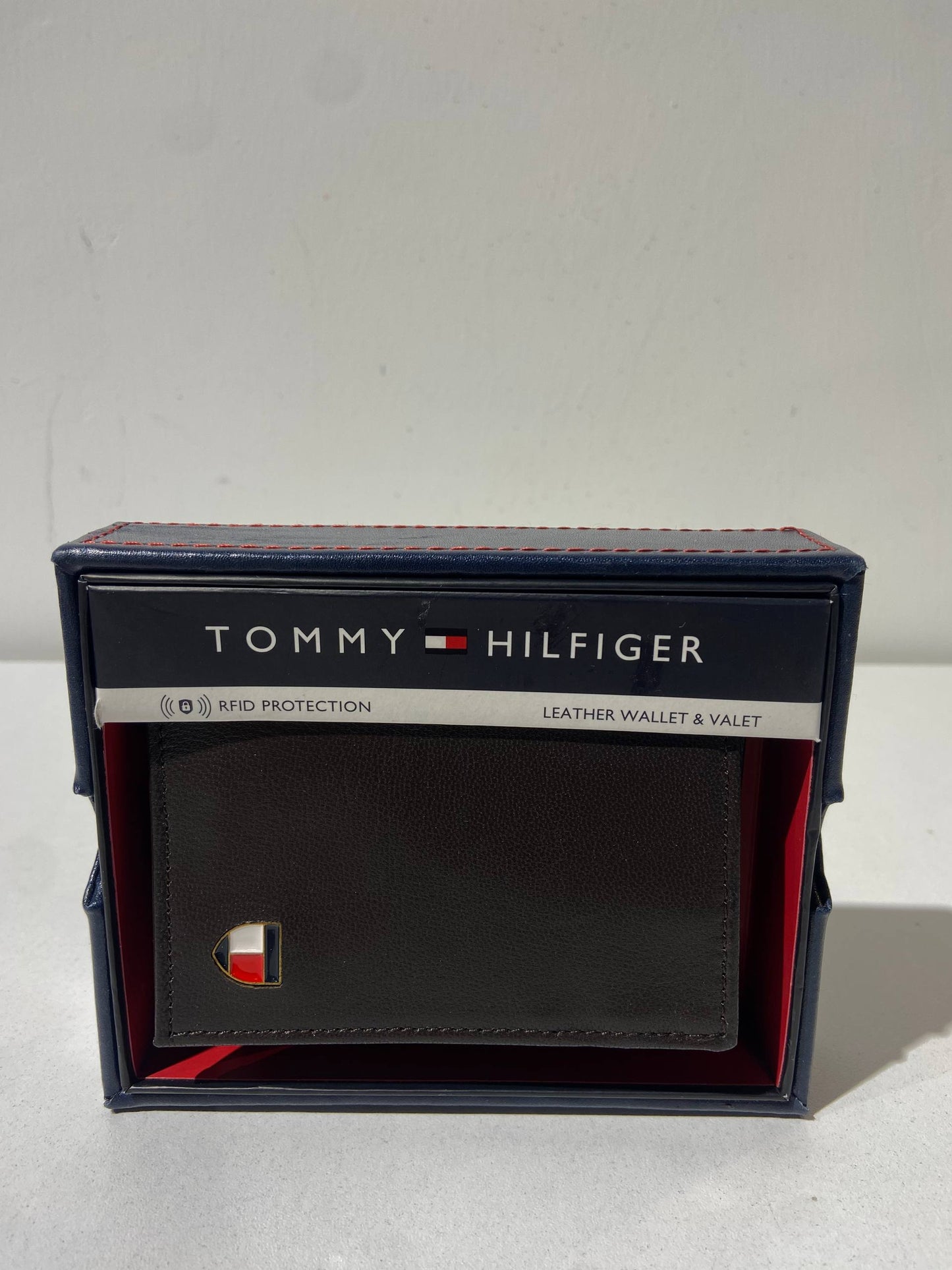 Tommy Hilfiger wallet (dark brown)