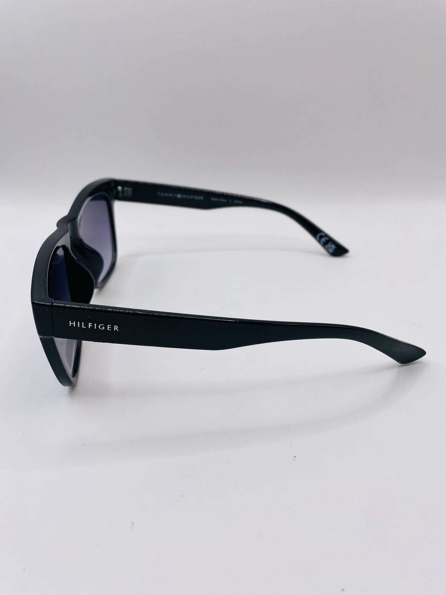 Tommy Hilfiger sunglass