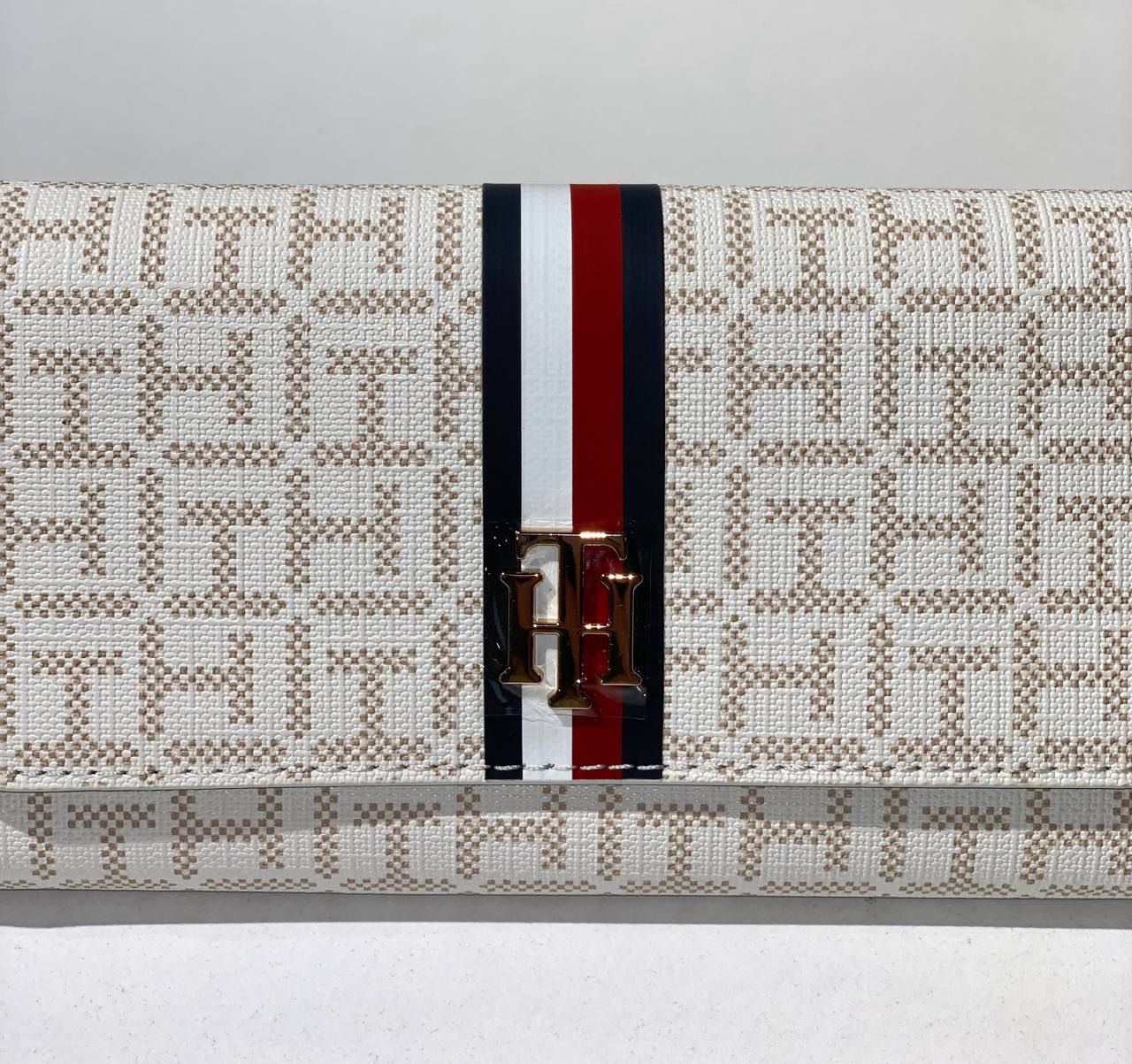 Tommy Hilfiger wallet