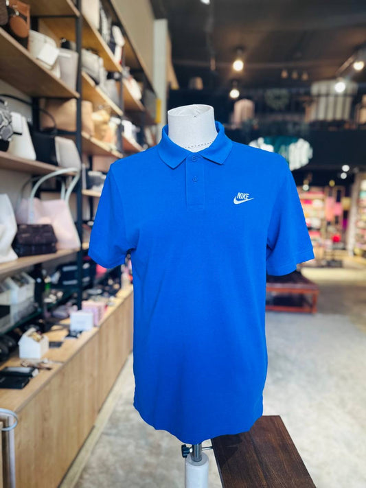 Nike shirt size medium