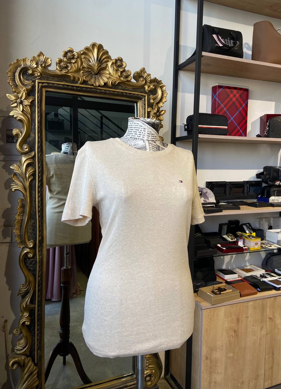 Tommy Hilfiger shirt size medium