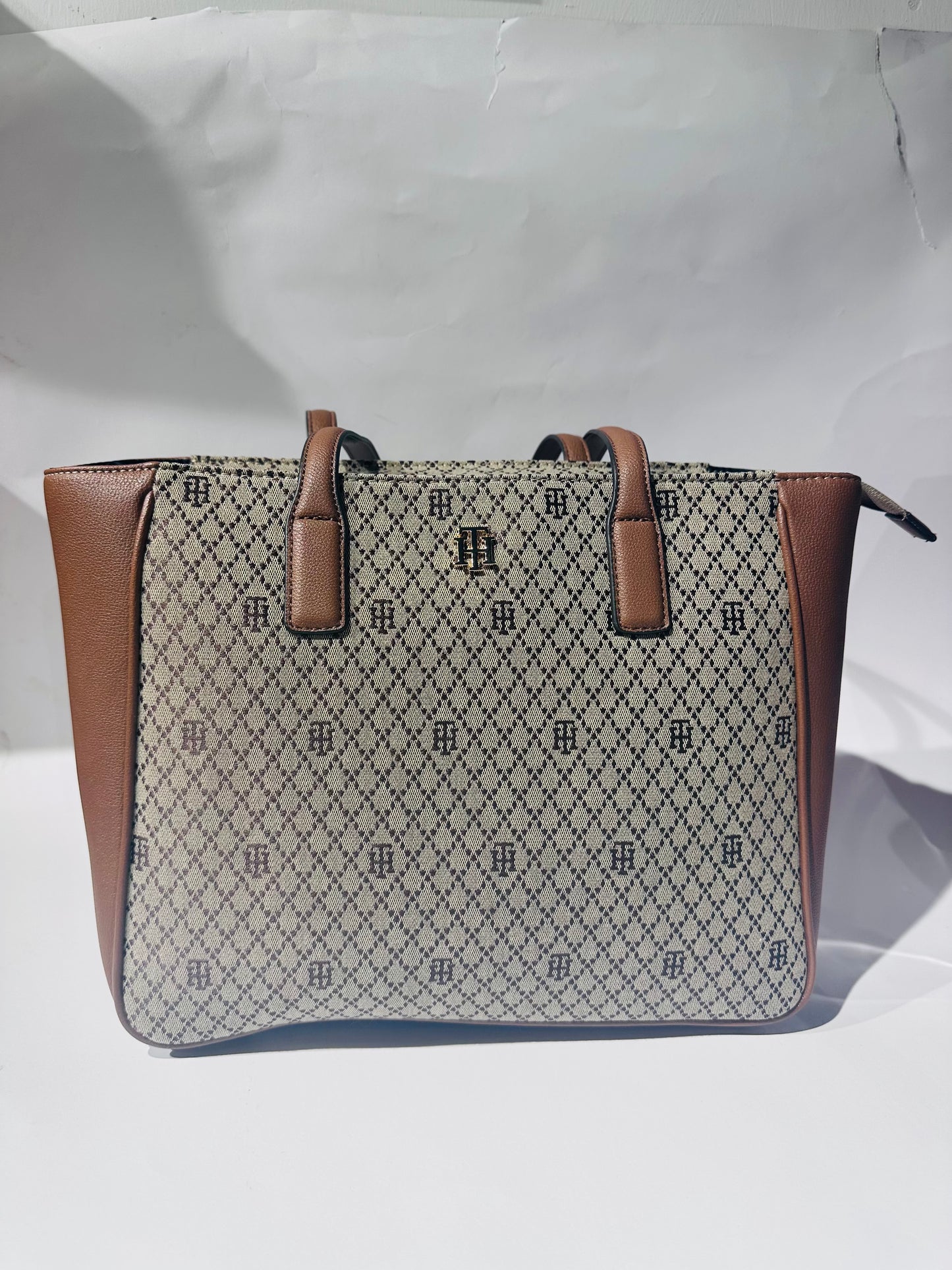 Tommy Hilfiger shoulder bag