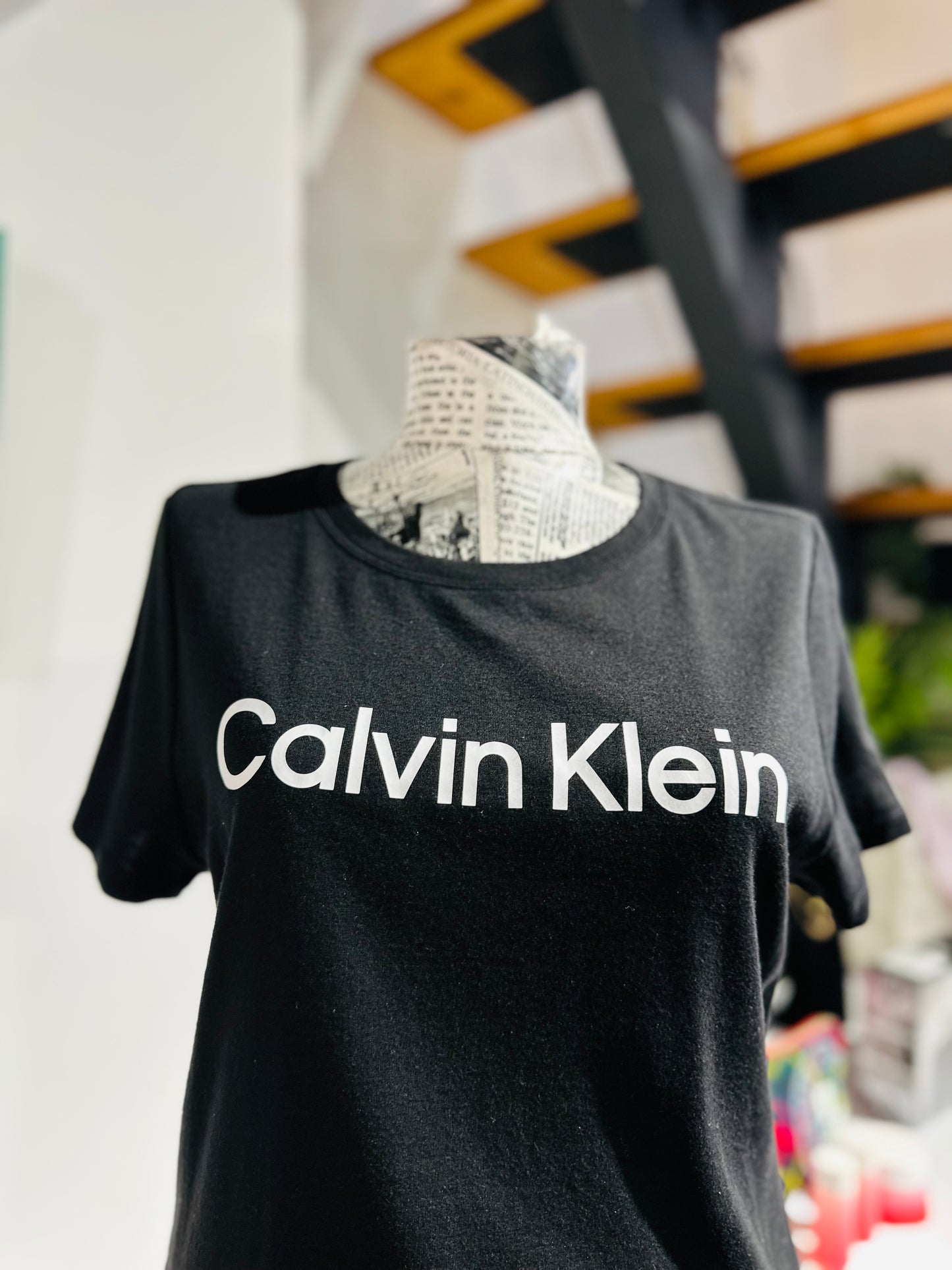 Calvin Klein t-shirt size large