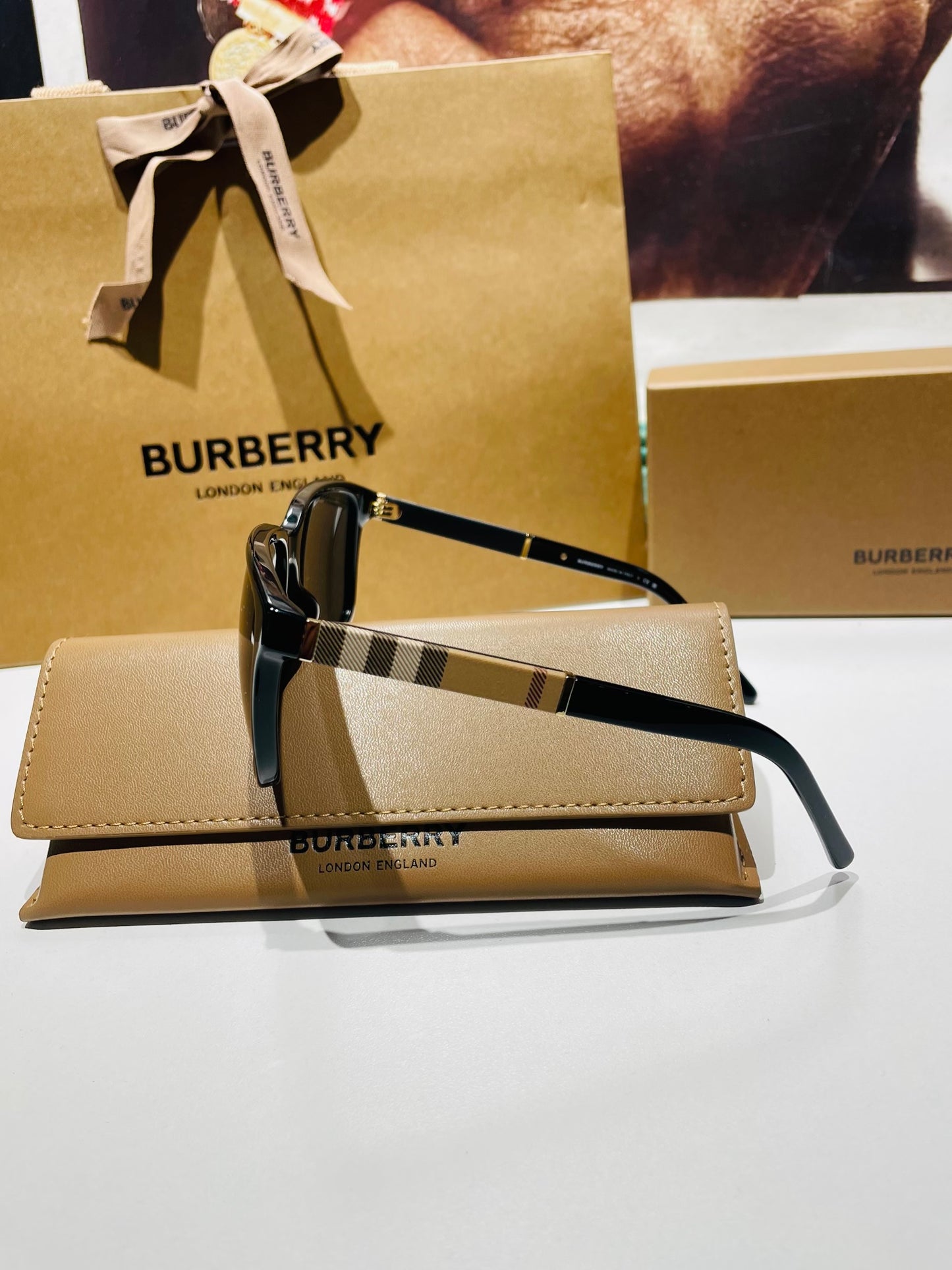 Burberry sunglass