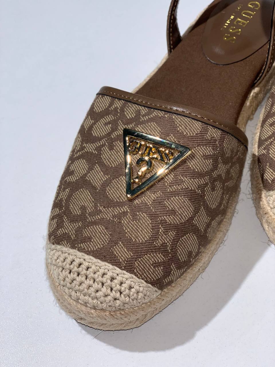 Guess sandal size 8