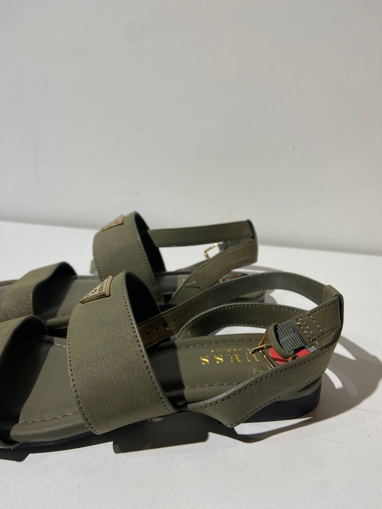 Guess sandal