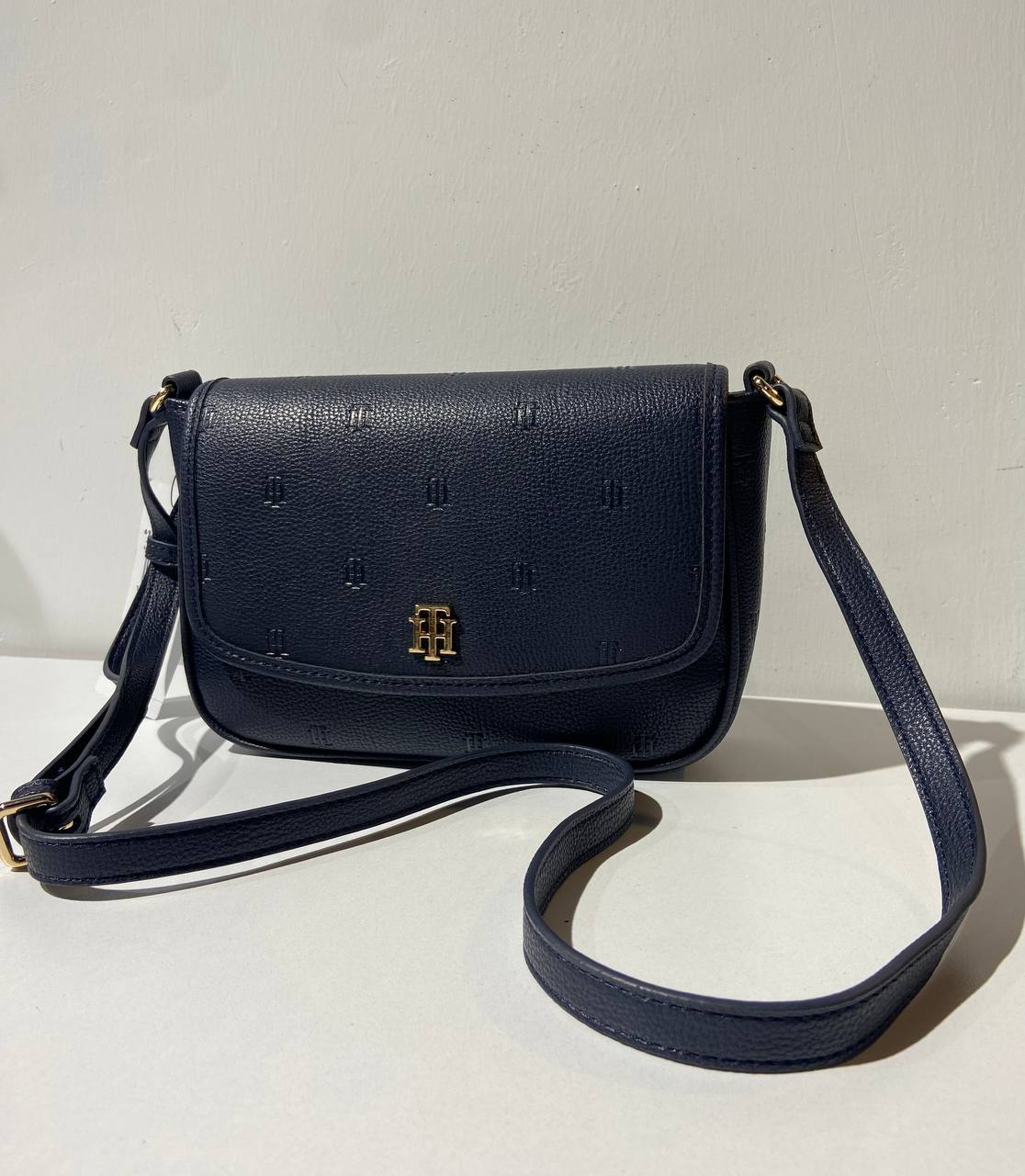 Tommy Hilfiger bag