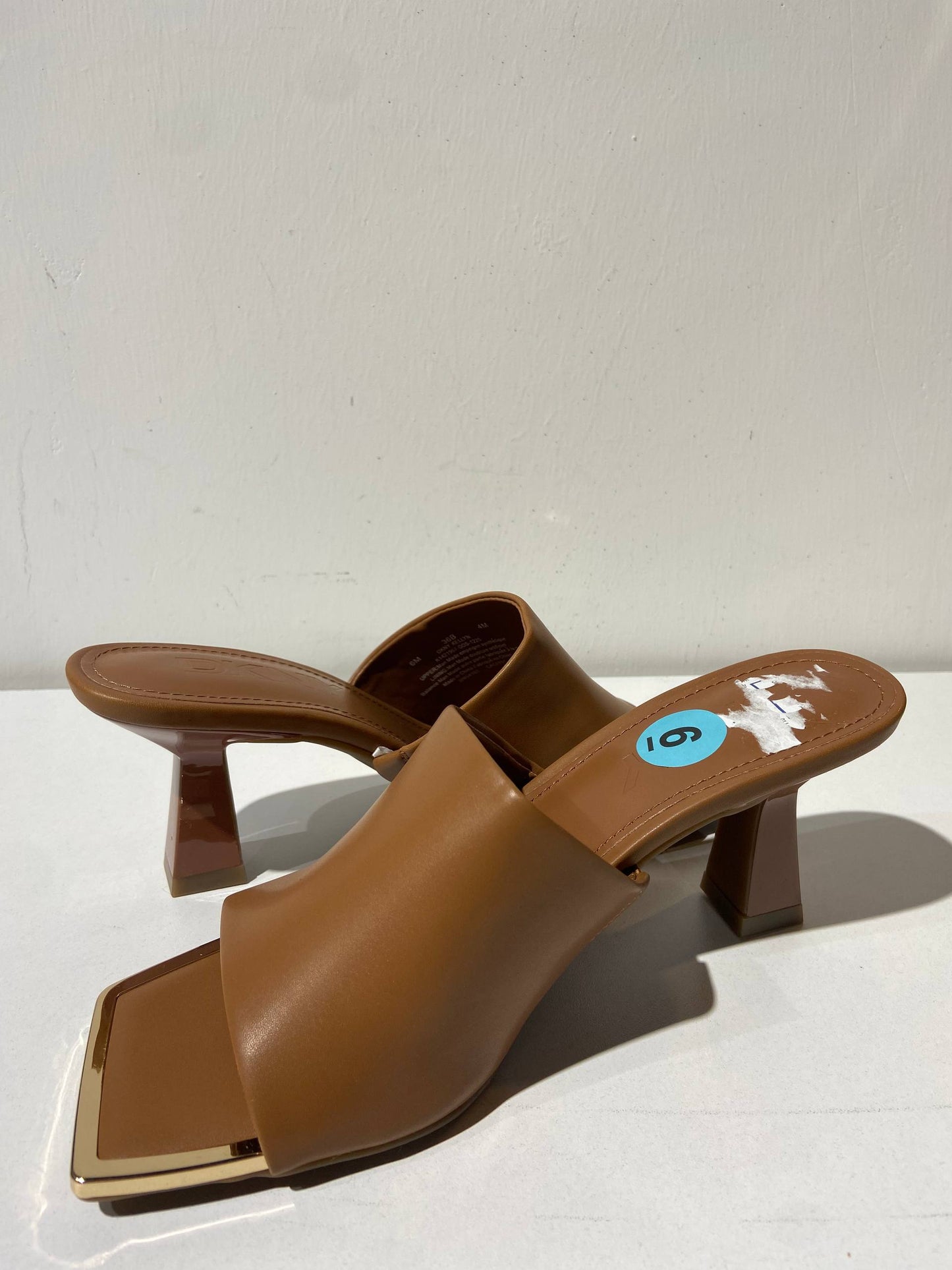 Dkny sandal