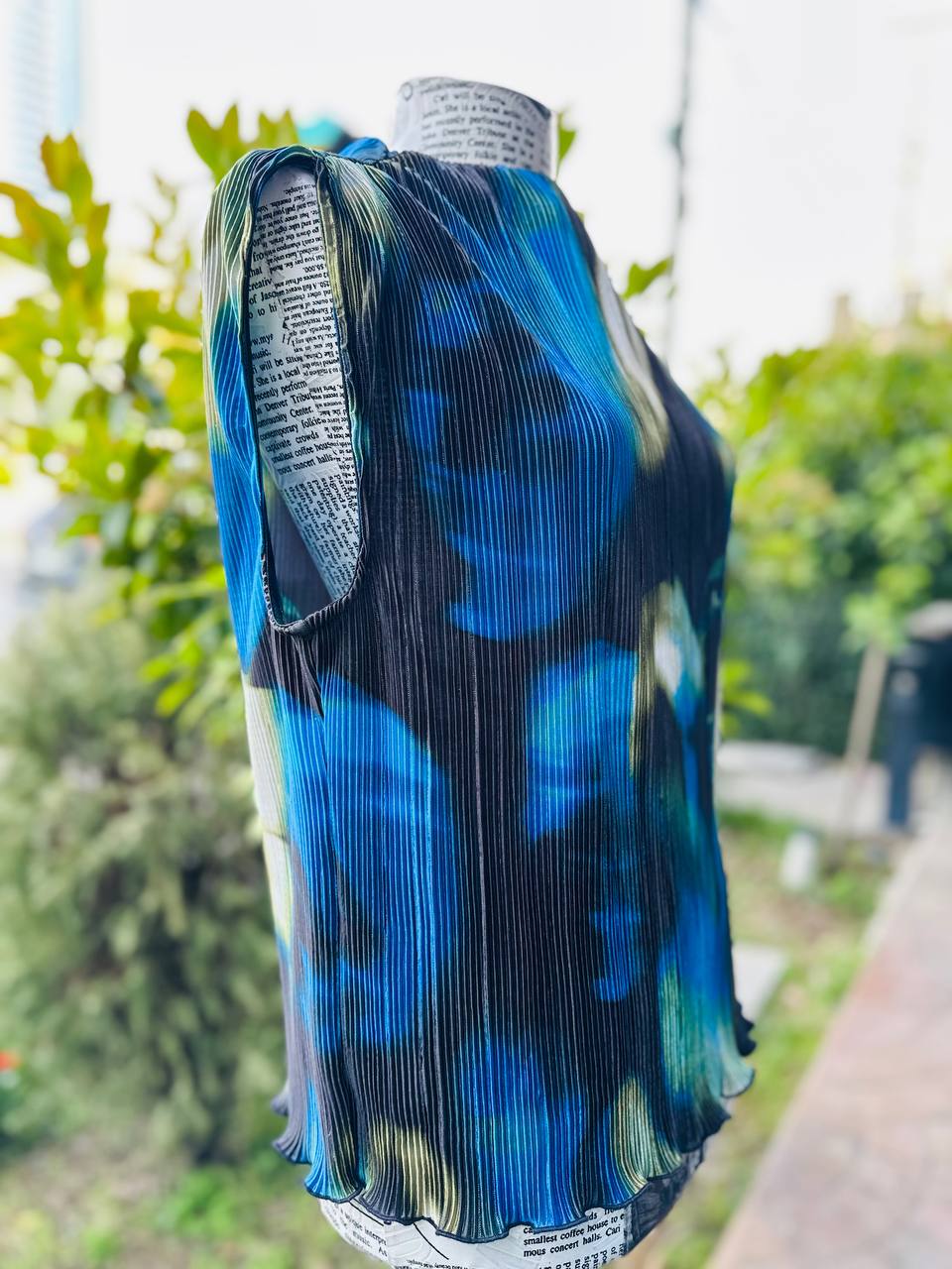 Dkny top size X-Large