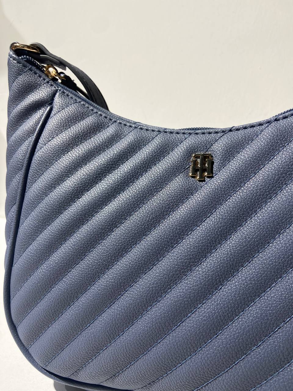 Tommy Hilfiger bag