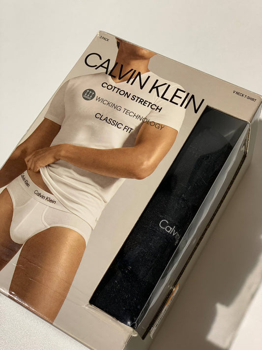 Calvin Klein v-neck t-shirt set