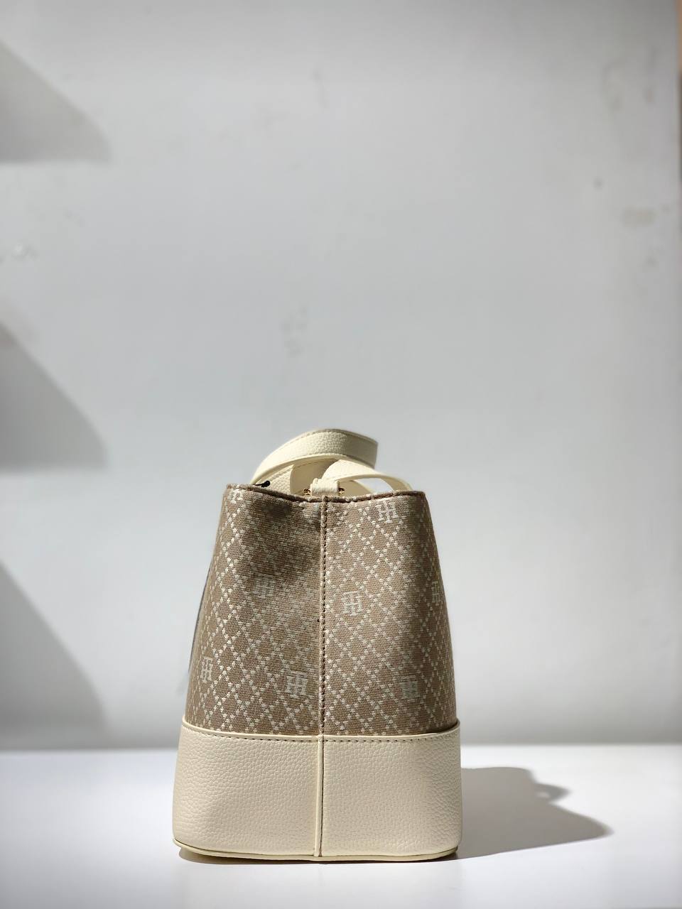 Tommy Hilfiger bag