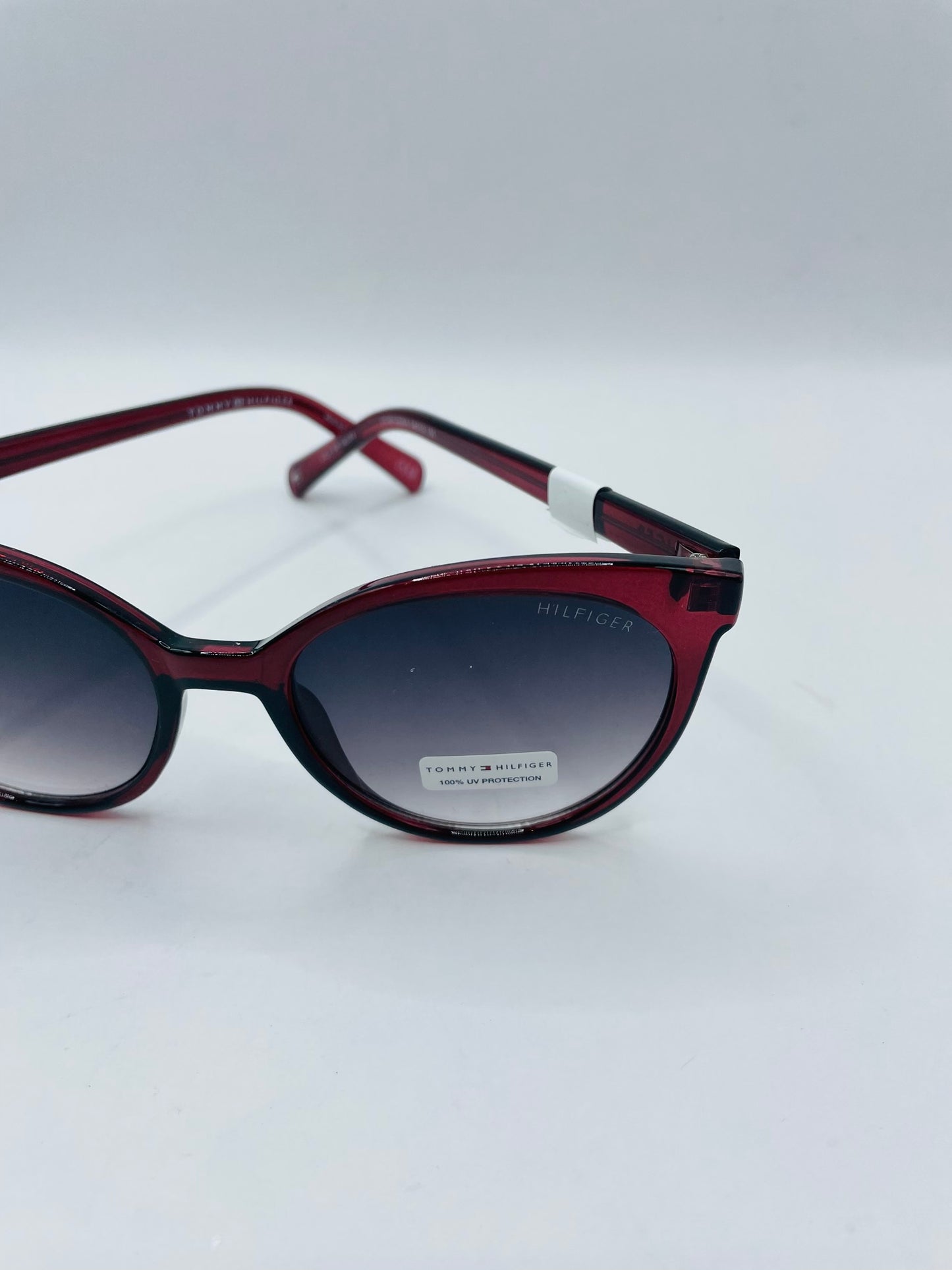 Tommy Hilfiger sunglass