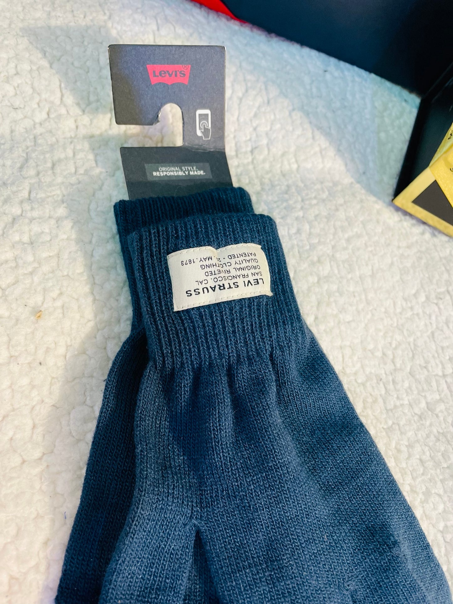 Levi’s gloves