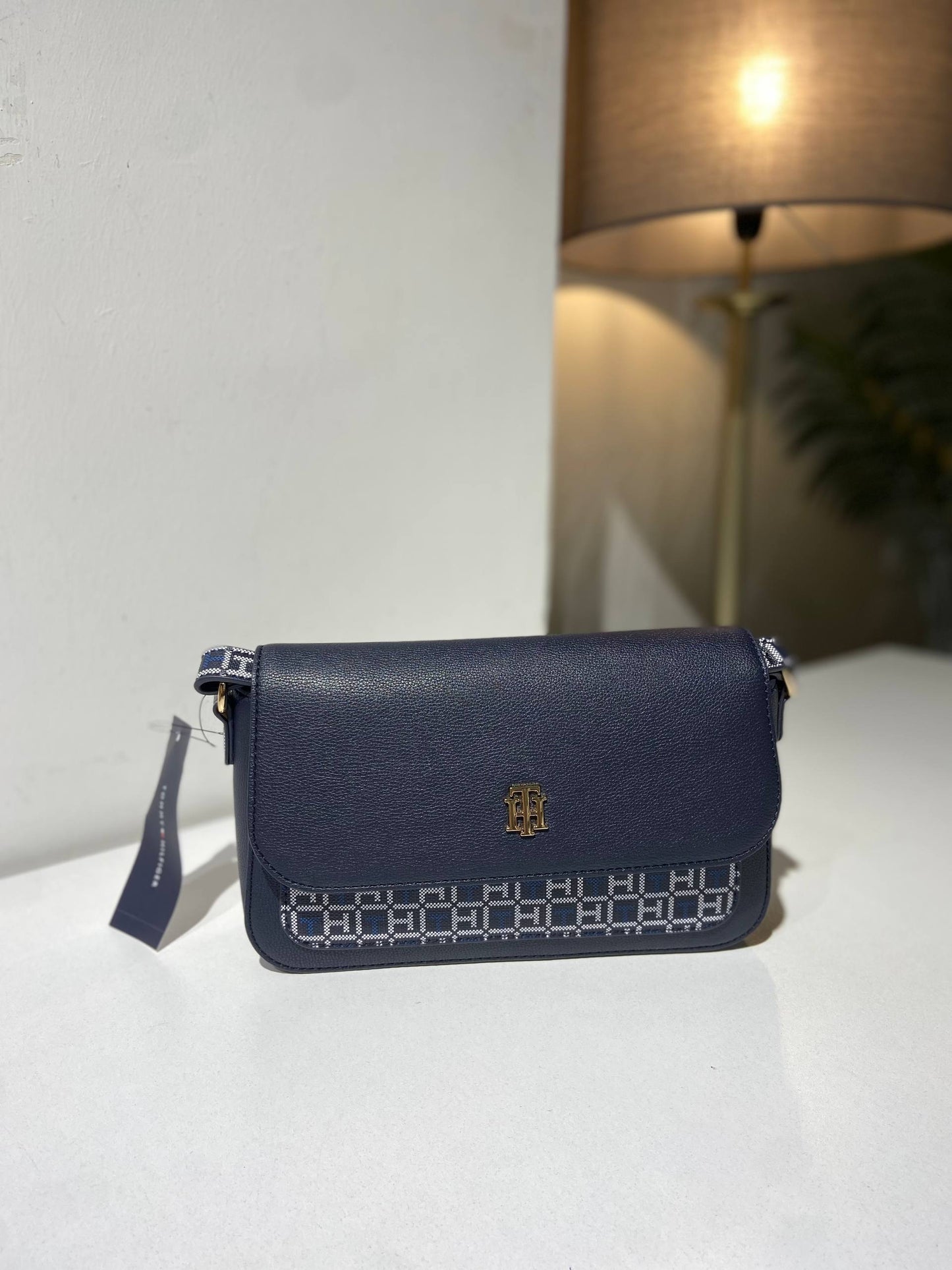 Tommy Hilfiger bag