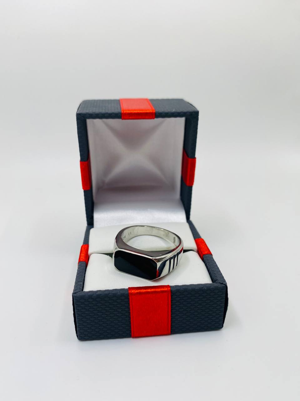 Men’s silver ring Size 11