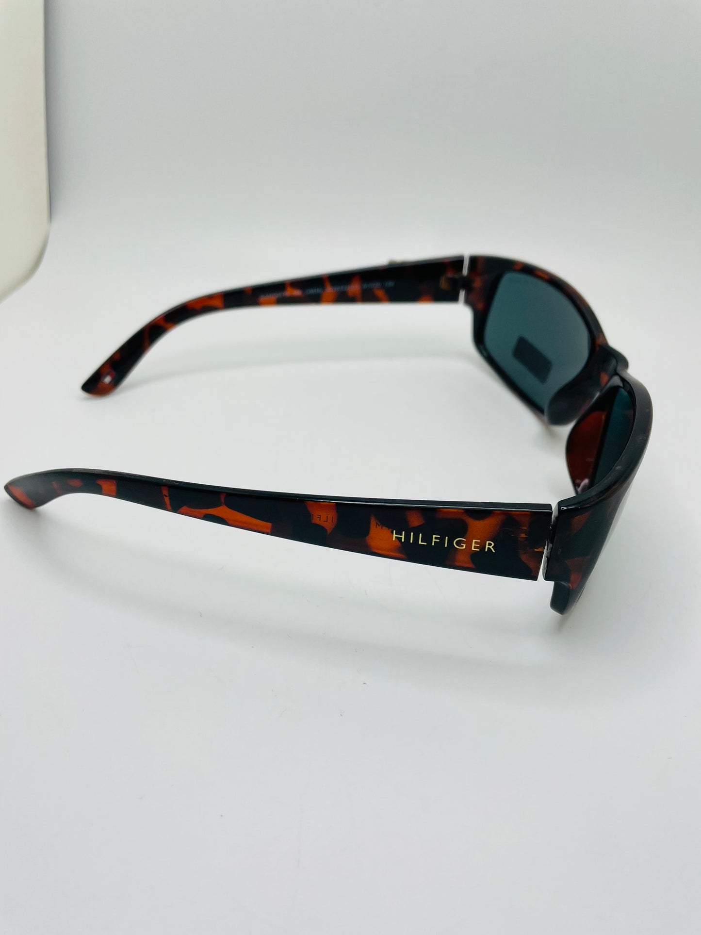 Tommy Hilfiger sunglass