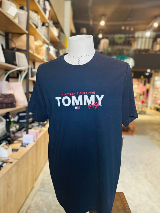Tommy Hilfiger t-shirt size large