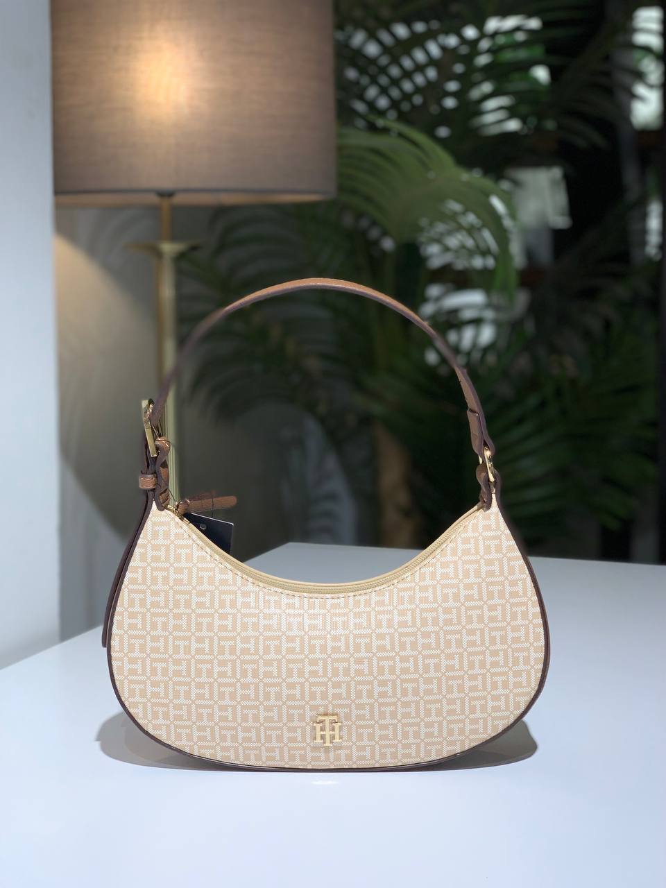Tommy Hilfiger bag