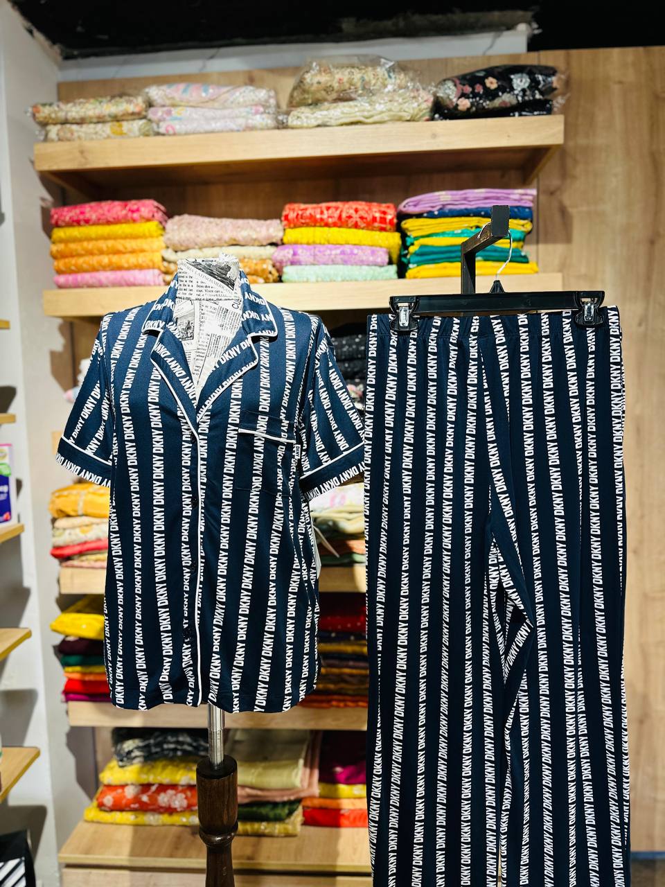 Dkny pajama set size medium
