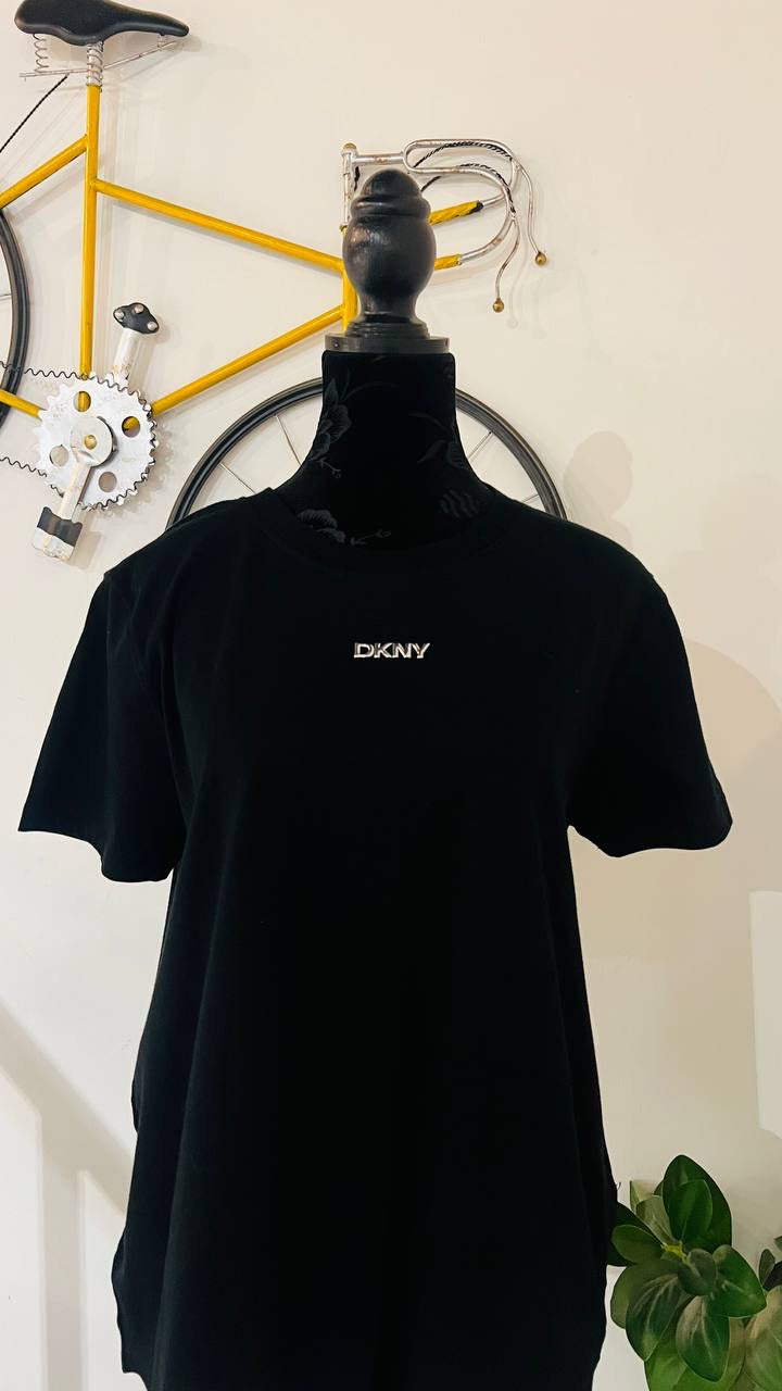 dkny t-shirt size m