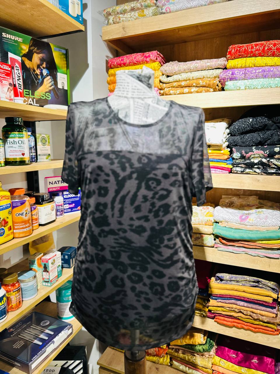 Dkny top size large