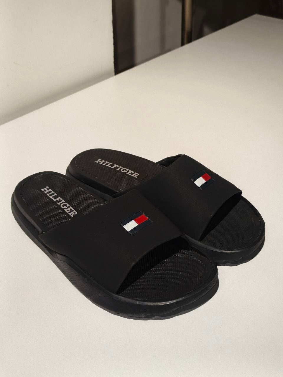 Tommy Hilfiger men sandal size 9M