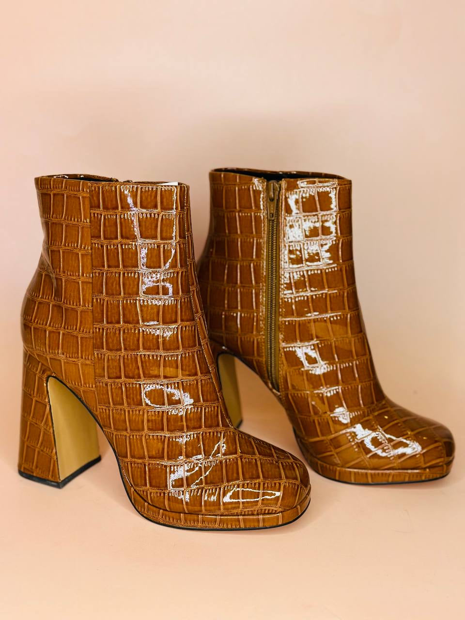 Lolaskye boots