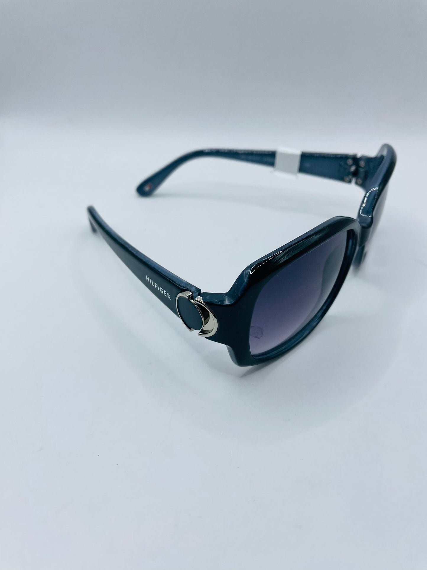 Tommy Hilfiger sunglass