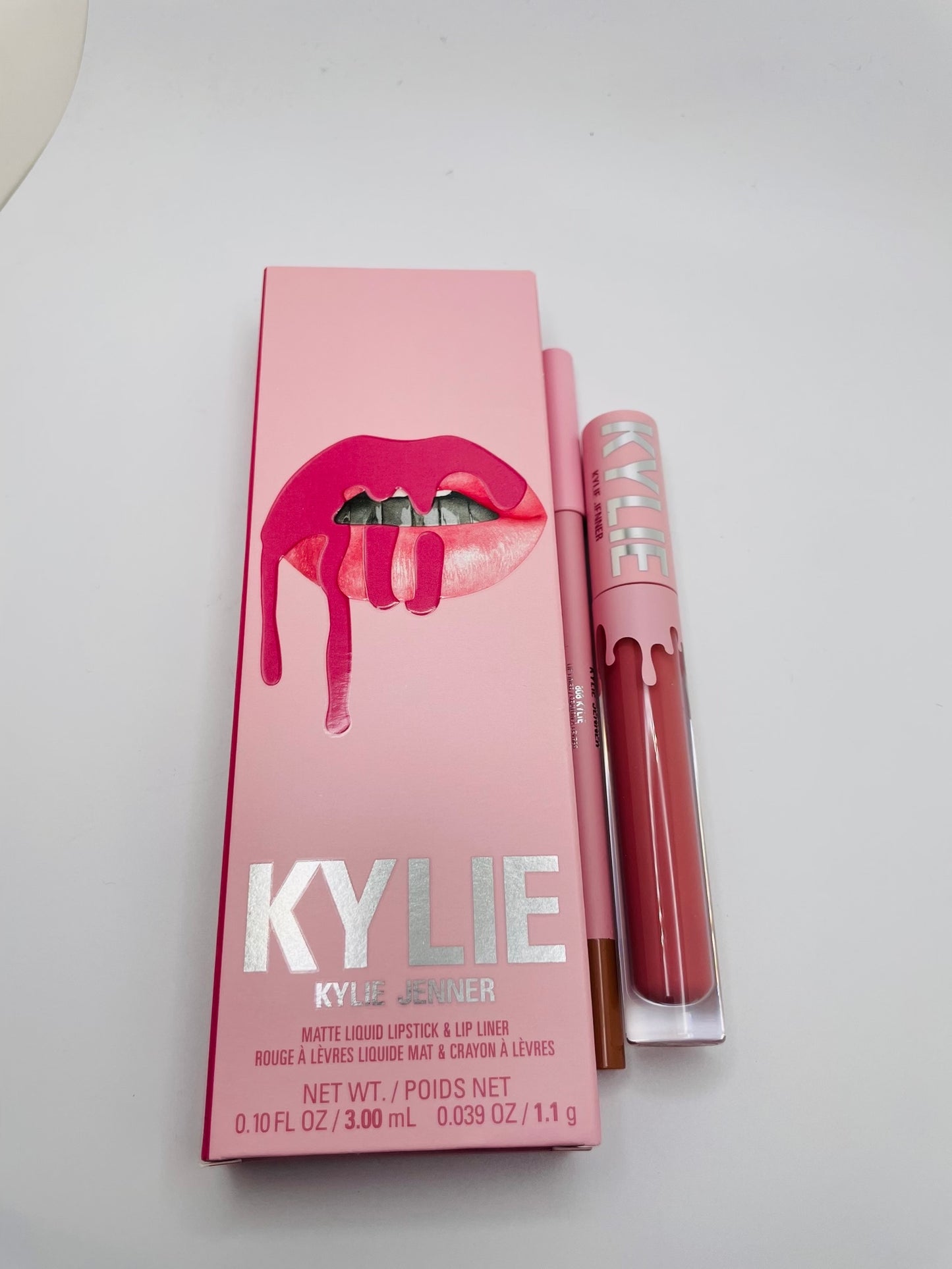 Kylie lip set 808