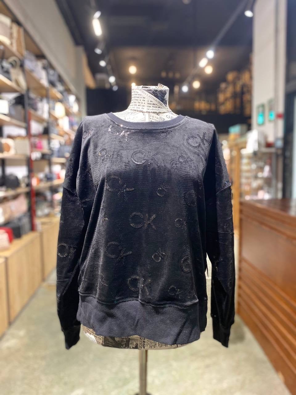 Calvin Klein sweater size large