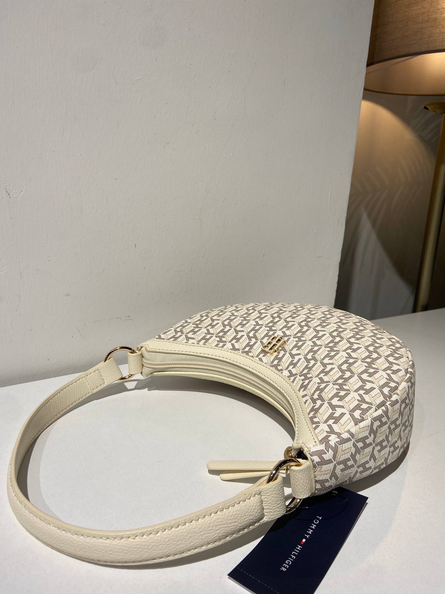 Tommy Hilfiger bag