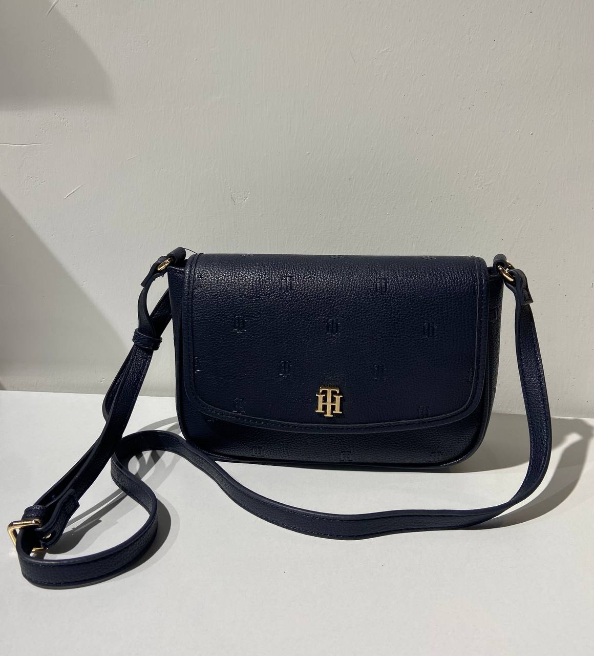 Tommy Hilfiger bag