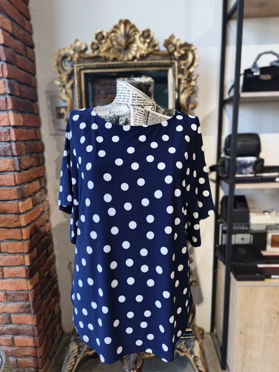 Anne Klein top size medium