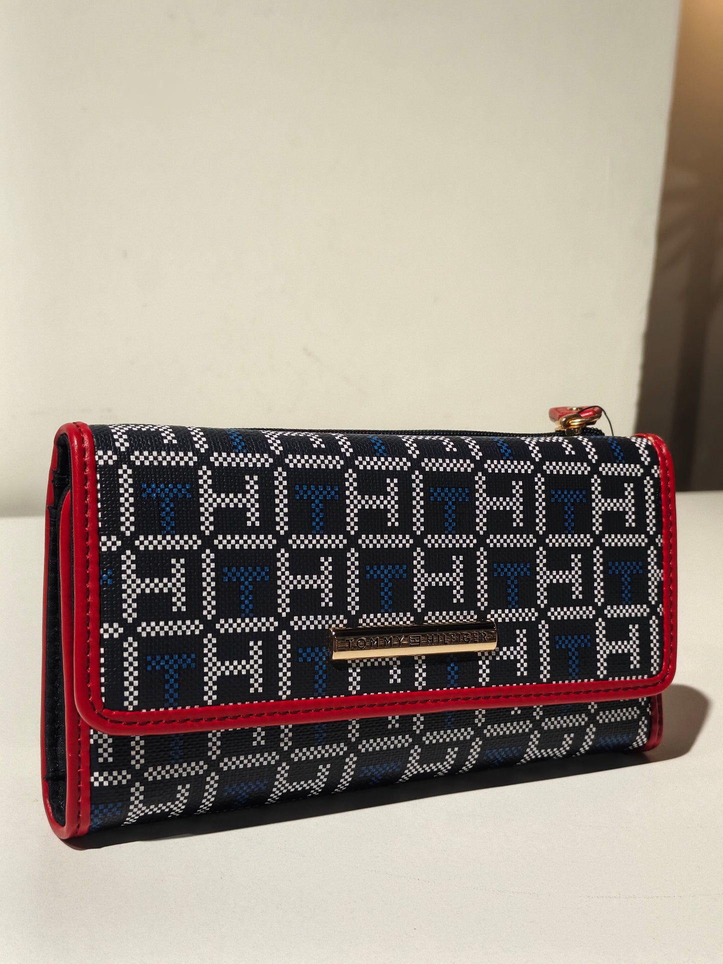 Tommy Hilfiger wallet