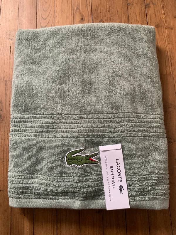 Lacoste towel 76cm / 132 cm