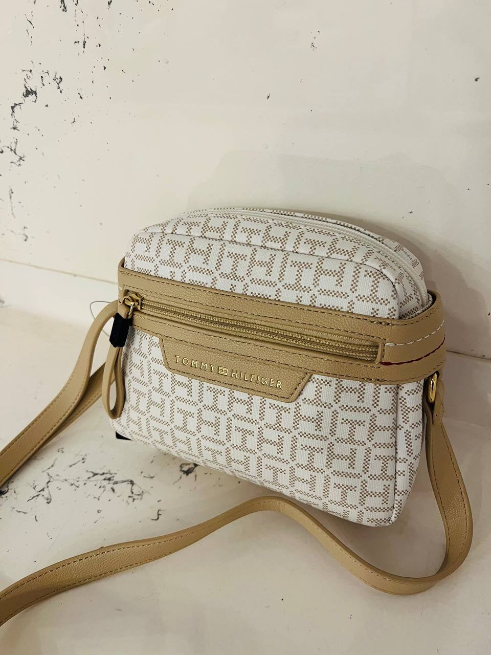 Tommy Hilfiger cross bag