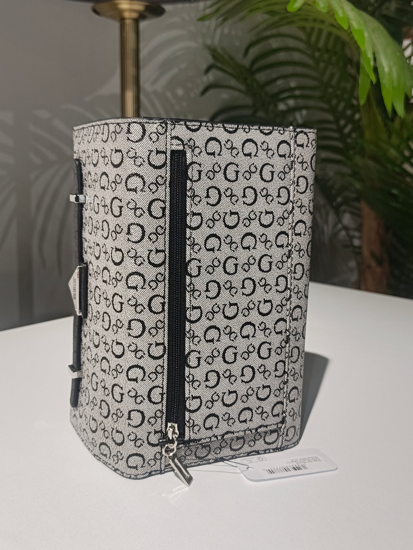 Guess wallet