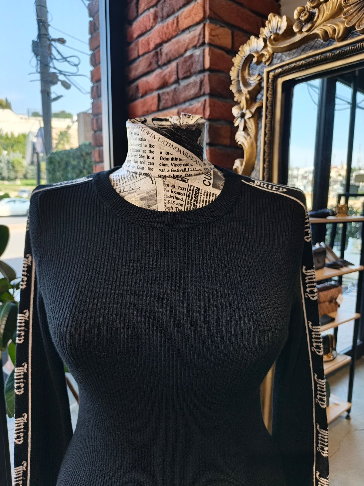 Juicy couture sweater size small