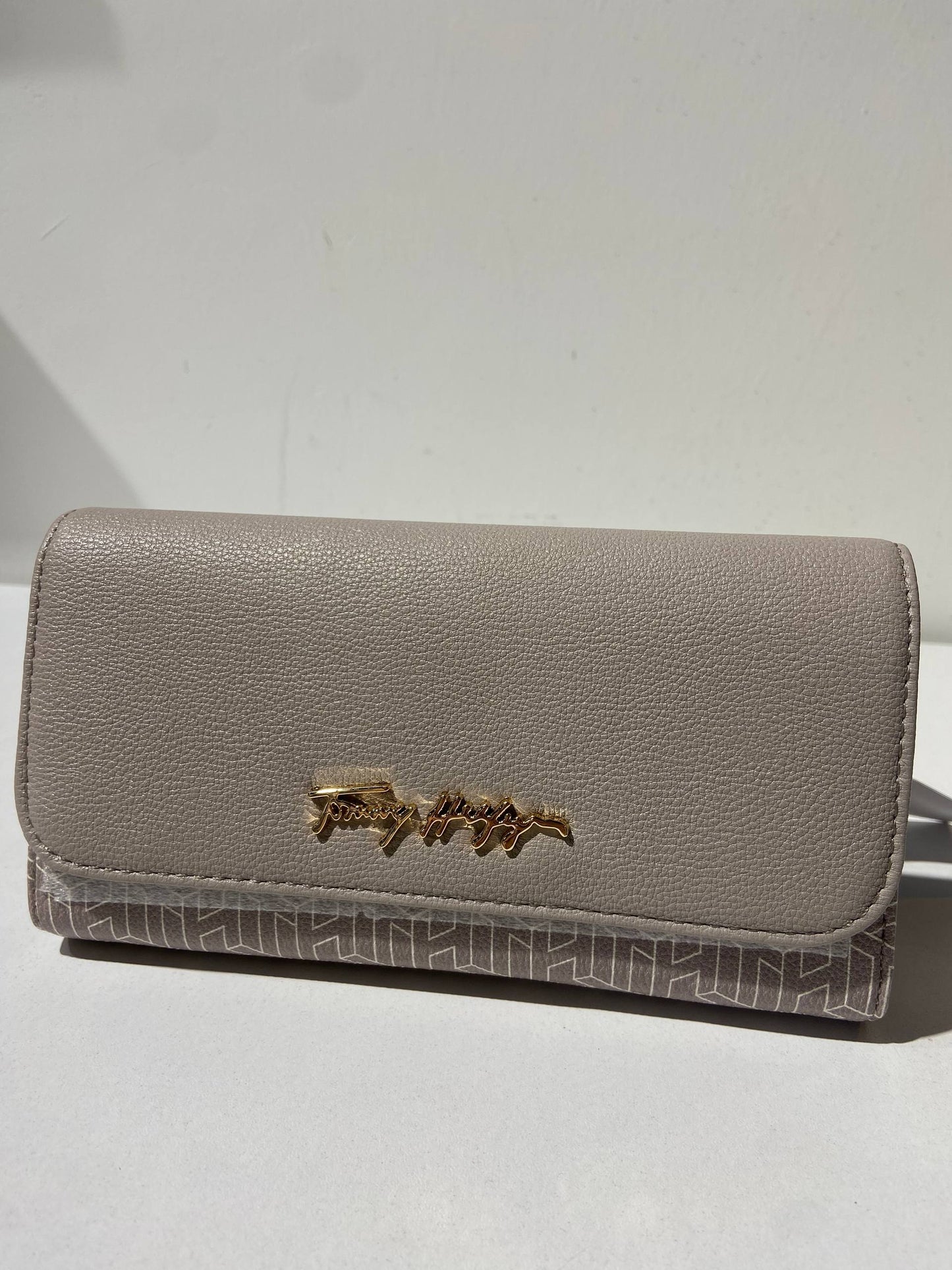 Tommy Hilfiger wallet