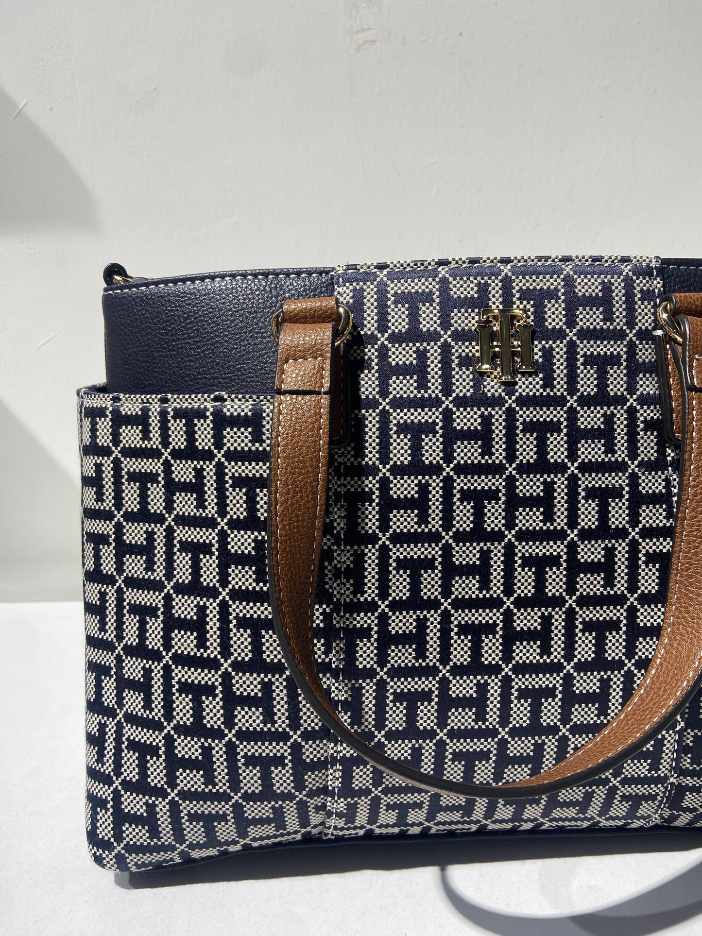 Tommy Hilfiger bag
